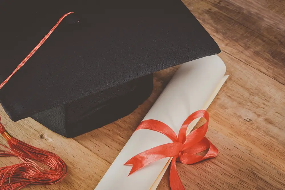 Sfeerbeeld bij beëdigde vertaling van diploma